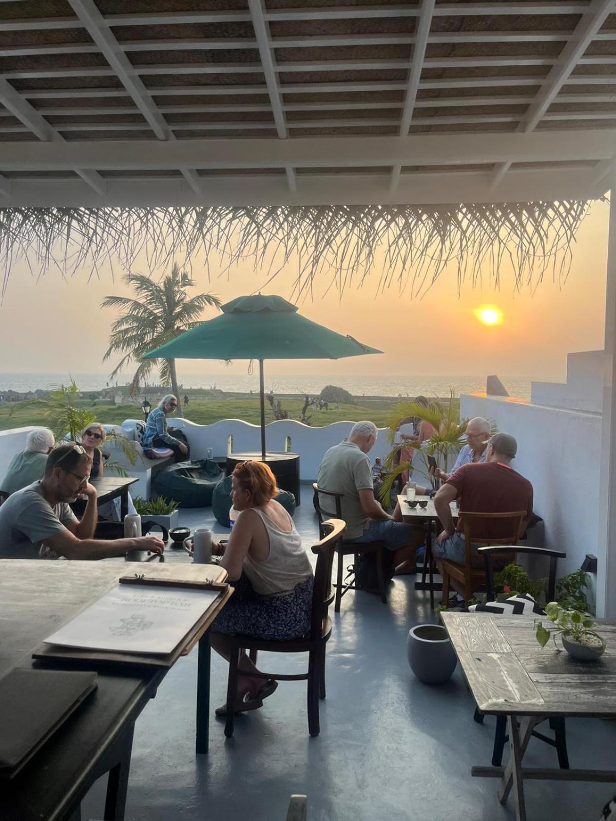 Seagreen Guesthouse - Galle Fort ภายนอก รูปภาพ